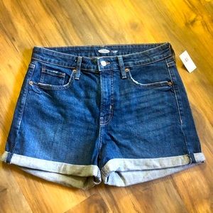 Womens Old Navy new with tags Jean shorts. Sz 12 never worn.